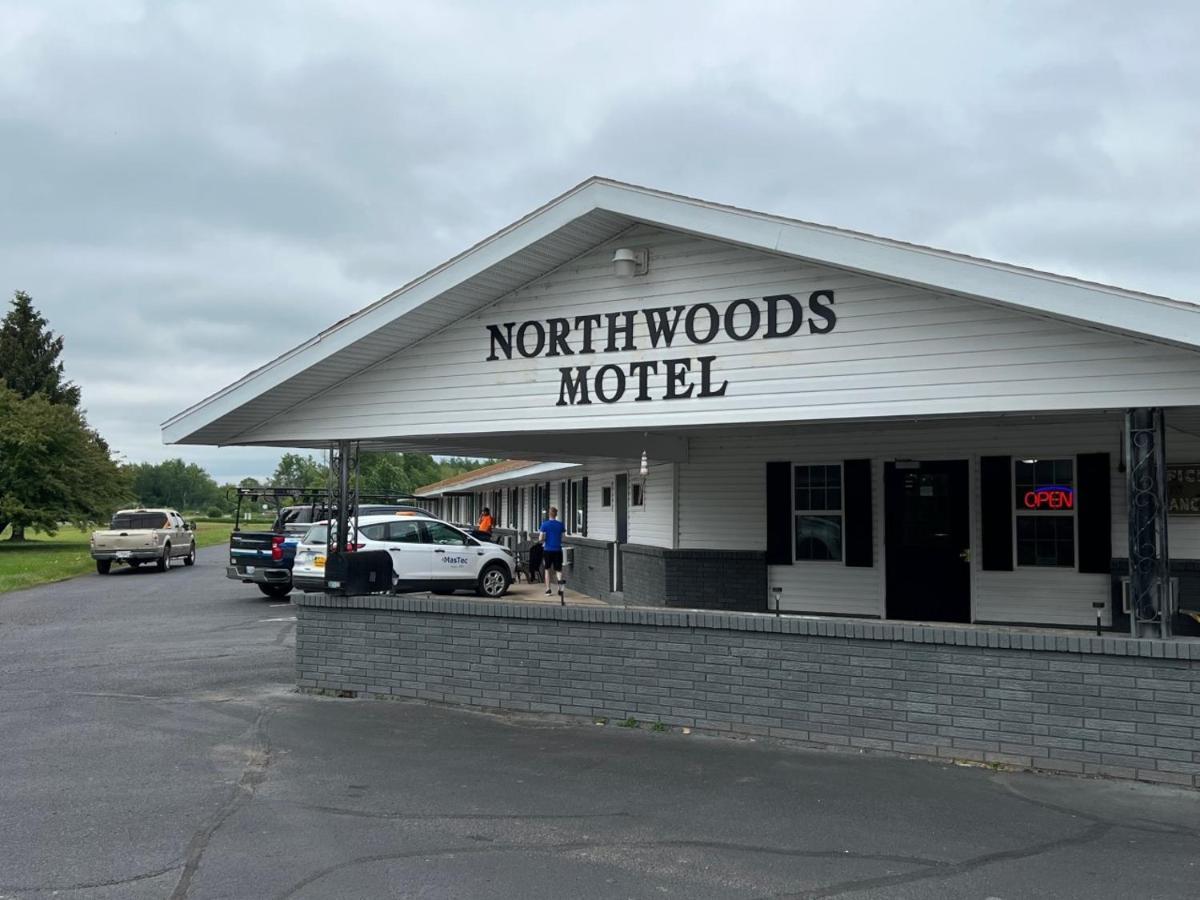 Northwoods Motel Ladysmith Exterior photo